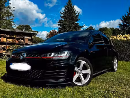 Volkswagen Golf GTI 2.0 TSI 230 Performance