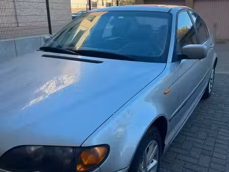 BMW Série 3 318i 2.0 143