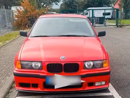 BMW Série 3 318i 1.8 115