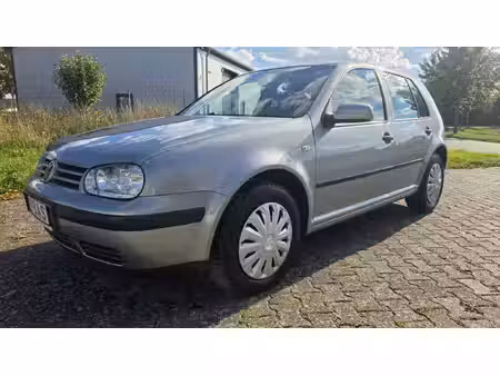 Volkswagen Golf 1.6 105