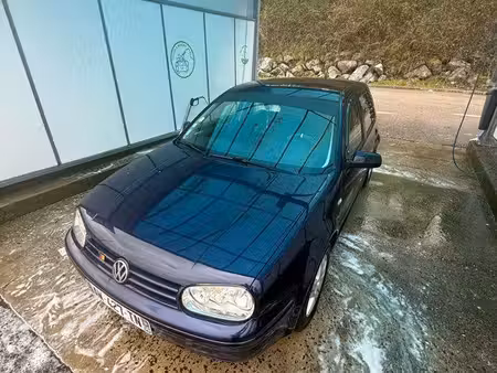 Volkswagen Golf 1.6 TDI 105