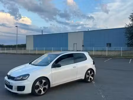Volkswagen Golf GTI 2.0 TSI 210
