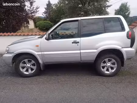 Nissan Terrano V6 3.0 154 4x4