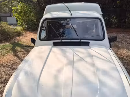 Renault R4 4L