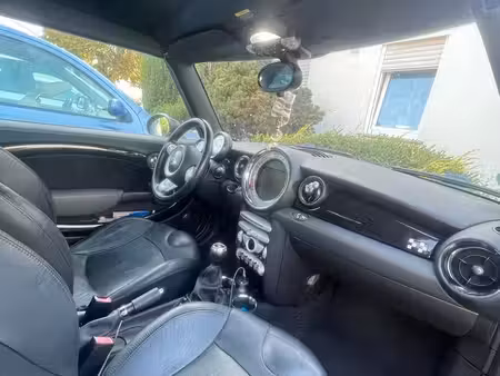 Mini Cabrio John Cooper Works 1.6 211