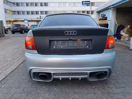 Audi A4 1.6 101