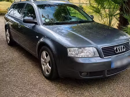 Audi A6 V6 3.0 220 quattro