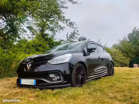 Renault Clio RS Trophy 1.6 T 220