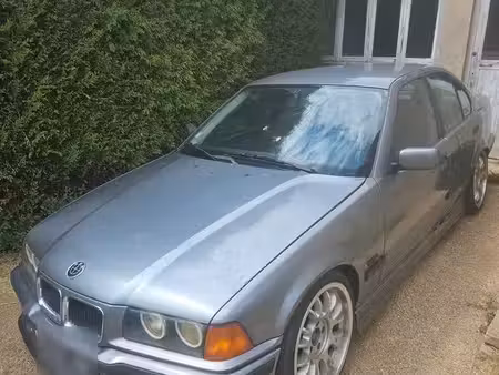 BMW Série 3 325d 2.4 115