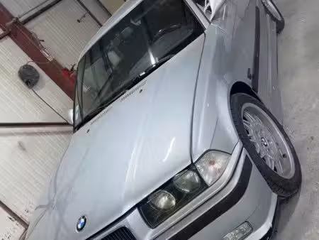 BMW Série 3 320i 3.0 150