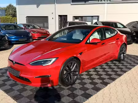 Tesla Model S Plaid 4x4