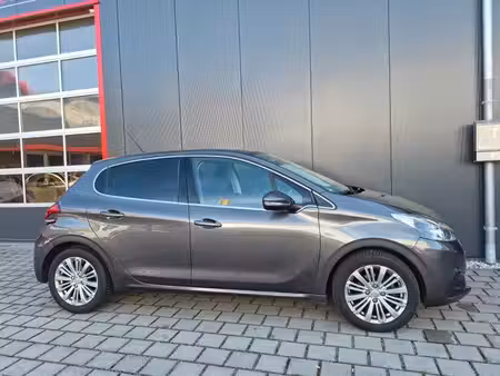 Peugeot 208 1.2 THP 110 Allure