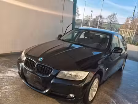 BMW Série 3 318i 2.0 143