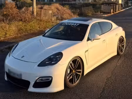 Porsche Panamera GTS V6 3.6 300