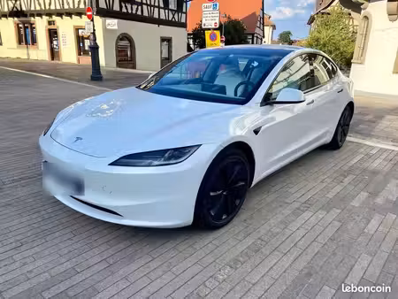 Tesla Model 3 275