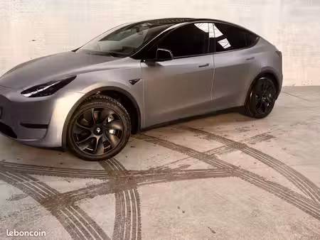 Tesla Model Y Grande Autonomie 275