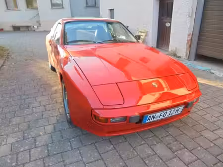 Porsche 944 