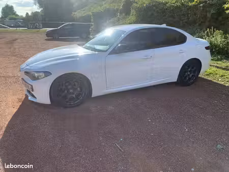 Alfa Romeo Giulia 2.2 150