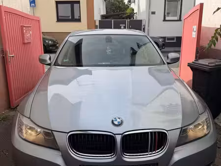 BMW Série 3 318i 2.0 143