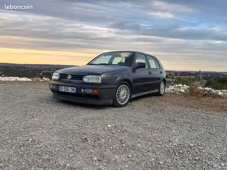 Volkswagen Golf GT 1.8 90