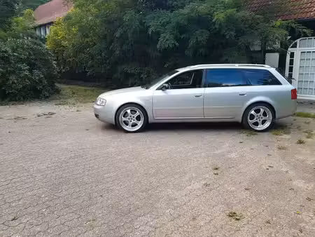 Audi A6 V6 2.4 170 quattro