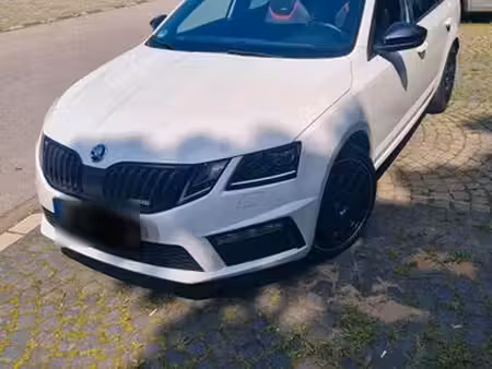 Škoda Octavia RS 2.0 230