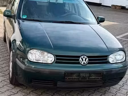 Volkswagen Golf 1.6 105
