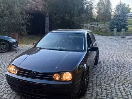 Volkswagen Golf GTI 1.8 150