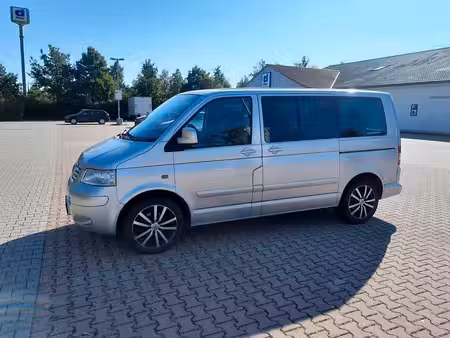 Volkswagen Transporter T5 2.5 TDI 174 Highline
