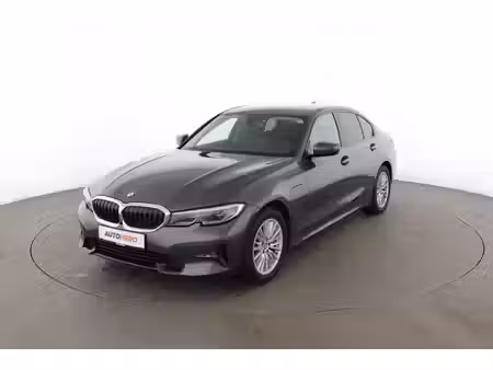 BMW Série 3 330e 2.0 184
