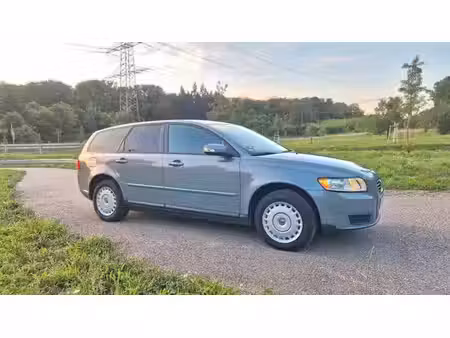 Volvo V50 