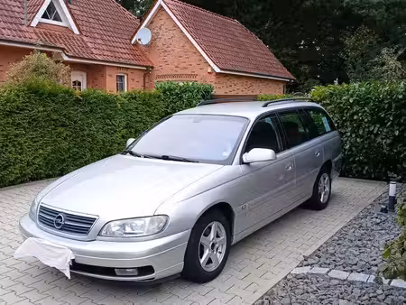 Opel Omega Break 2.2 144 Elegance