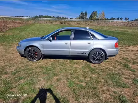 Audi A4 1.6 101