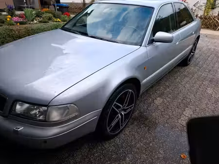 Audi A8 V8 4.2 quattro