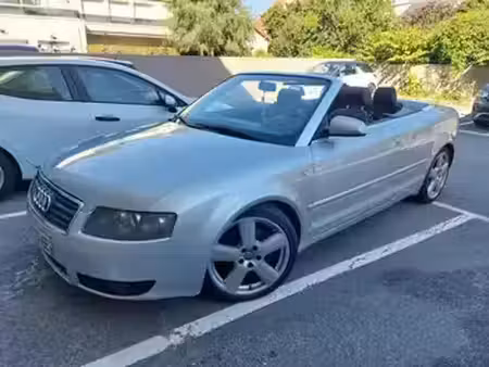 Audi A4 V6 2.4 170 Advance Edition