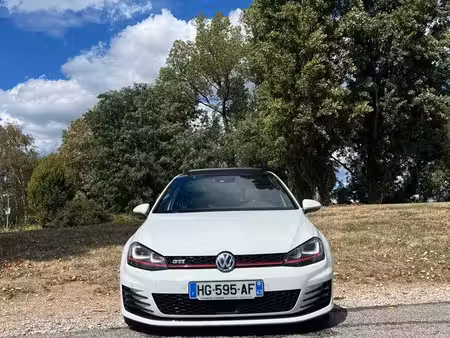 Volkswagen Golf GTI 2.0 TSI 220