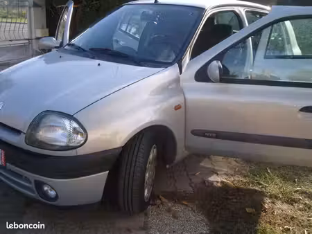 Renault Clio 1.4 75 RXE