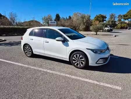 Volkswagen Golf 1.0 TSI 110