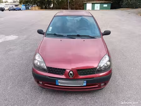 Renault Clio 75