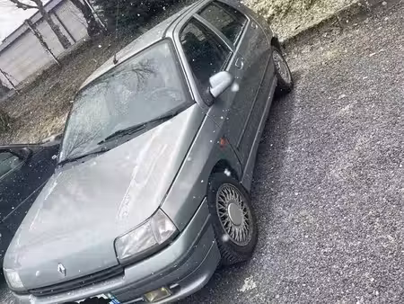 Renault Clio Baccara