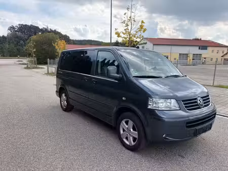 Volkswagen Transporter T5 2.5 TDI 174 United