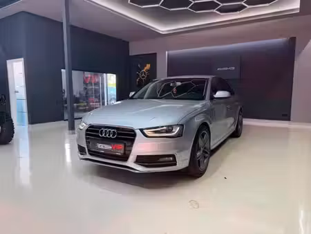 Audi A4 2.0 TDI 150 S line