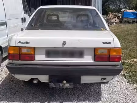 Audi 100