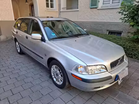 Volvo V40 1.8 122