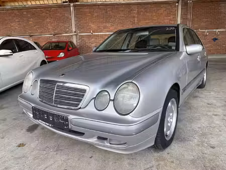 Mercedes-Benz Classe E E 240 V6 2.6 170 Classic