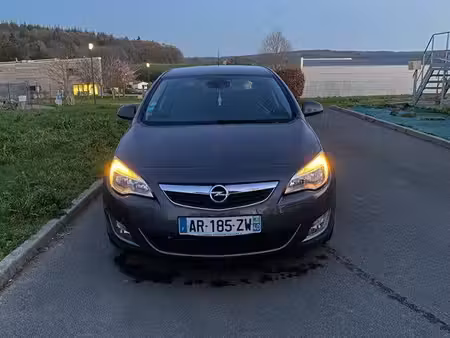 Opel Astra 1.2 90