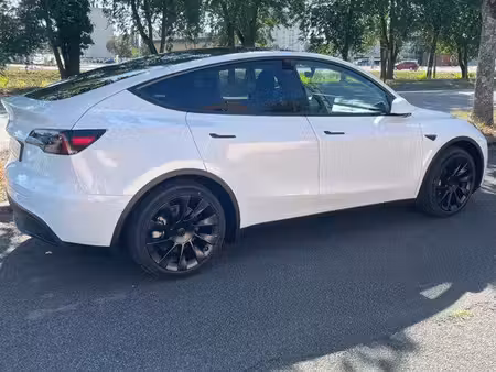 Tesla Model Y Grande Autonomie 275