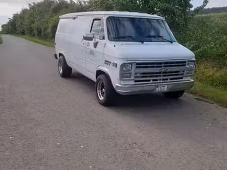Chevrolet Chevy Van 