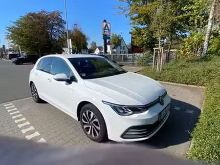 Volkswagen Golf 1.0 TSI 110