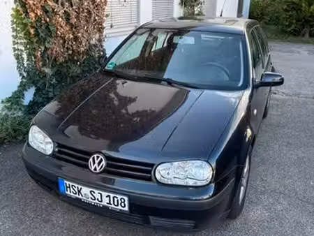 Volkswagen Golf 1.6 105